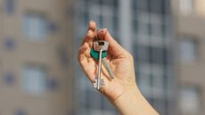 Apartamentos intermediários enfrentam aumento de preços e demanda por metragens menores - Imagem: Reprodução | Freepik