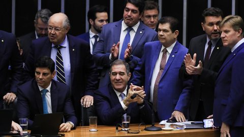 Câmara dos Deputados durante sessão plenária - Imagem: Reprodução / Lula Marques / Agência Brasil