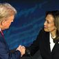 Apoiadores de Trump acusam Kamala de usar ponto eletrônico em debate - Imagem: Reprodução / BlueSky / @eixopolitico.com.br‬