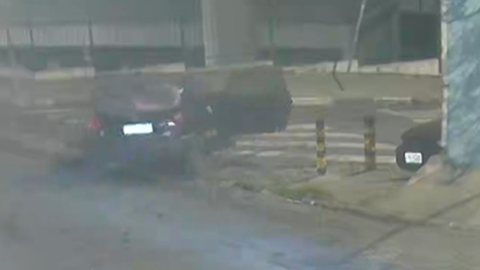Vítima foi sequestrada e agredida pelo ex-companheiro - Imagem: Reprodução / Câmera de Segurança