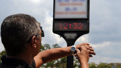 Governo avalia retorno em meio a discordâncias e riscos de crise elétrica - Imagem: Reprodução / Renato Araújo / Agência Brasil