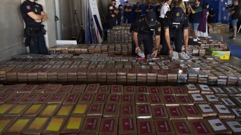 Espanha faz maior apreensão de cocaína da história do país; quantidade impressiona - Imagem: reprodução R7