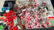 Medicamentos de uso controlado eram fabricados em laboratório clandestino - Imagem: Divulgação | Polícia Civil