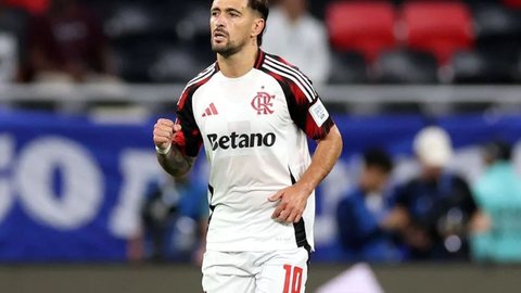 Arrascaeta marca o segundo gol contra o Cruz Azul e recoloca o Flamengo na frente - Foto: Jan Kruger - FIFA/FIFA via Getty Images