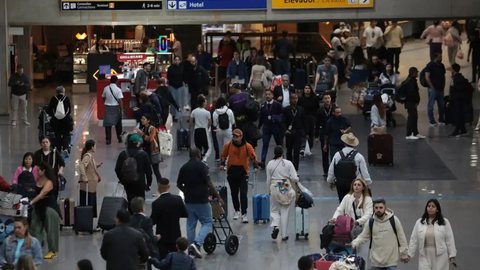 Nova legislação aumenta penas para furtos em aeroportos, passando de quatro para seis anos de prisão, visando coibir crimes - Imagem: Reprodução/Paulo Pinto/Agência Brasil