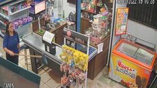 Circuito de câmeras registram momento do assalto em loja no DF - Imagem: Reprodução/TV Globo