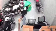 Criminosos agiram em um minuto e escaparam após roubo - Imagem: Reprodução