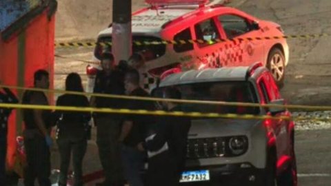 Mãe e filho são assassinados dentro de carro na Zona Leste de SP - Imagem: reprodução TV Globo