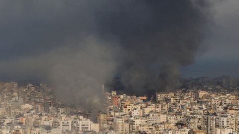 Ofensiva se expande para áreas próximas à fronteira com o Líbano. - Imagem: Khalil Ashawi/REUTERS