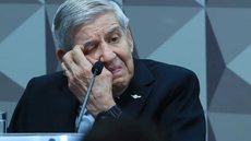 A medida foi considerada adequada e proporcional, levando em conta a idade e os problemas de saúde do acusado - Imagem: Reprodução / Lula Marques / Agência Brasil