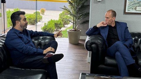 Leonardo Avalanche, esteve na cidade de Sorocaba (SP), na tarde desta quarta-feira (29), especialmente para fazer um convite ao prefeito Rodrigo Manga (Republicanos). - Imagem: Divulgação