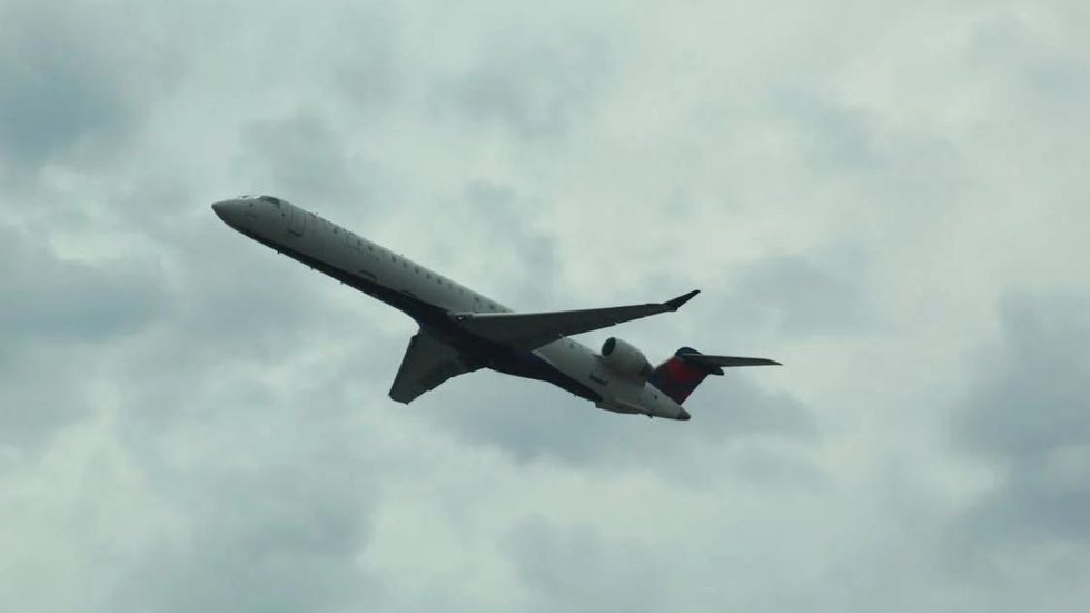 VÍDEO: avião faz pouso forçado no meio de Rodovia em SP - Imagem: Reprodução Pexels