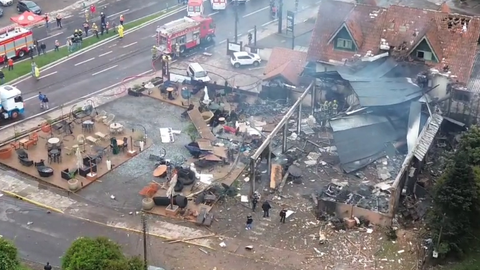 Aeronave caiu sobre residência e provocou incêndio em Capão da Canoa (RS) - Imagem: Reprodução