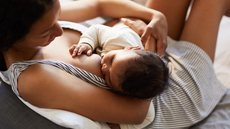 Psicólogas apontam que a pressão em torno da gravidez, ansiedade e crise conjugal potencializam a DPP e o Baby Blues - Imagem: Freepik