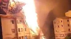 VÍDEO - balão em chamas cai em cima de prédio de SP - Imagem: reprodução Instagram