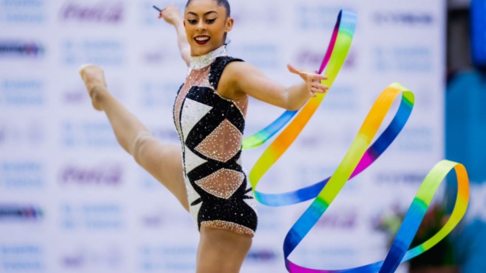 A final está marcada para esta sexta-feiraA ginasta brasileira Bárbara Domingos realizou na manhã desta quinta-feira (8) uma conquista histórica ao avançar para a final do individual geral Ginástica Rítmica nas Olimpíadas de Paris, se tornando a primeira b - Imagem: Reprodução / X / @felipeneto