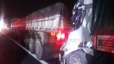Batida entre caminhão e carreta deixa um morto no interior de SP - Imagem: Divulgação / Artesp