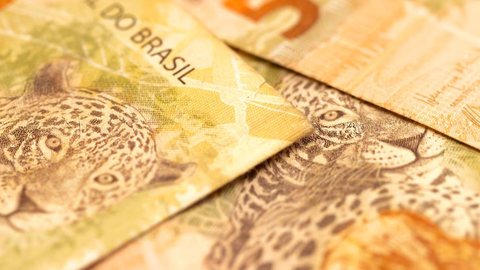 BC revisa taxa de juros e prevê inflação maior que o esperado - Imagem: Reprodução / Freepik