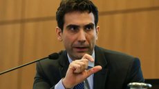 O presidente do Banco Central enfatiza a importância de um diálogo aberto sobre política monetária - Imagem: Reprodução / José Cruz / Agência Brasil