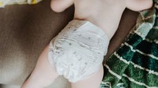 Bebês recém-nascidas menstruam? - Imagem: reprodução Canva