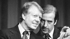 Ex-presidente Jimmy Carter e Joe Biden, na época em que era senador - Imagem: Reprodução / X / @miriamcosic