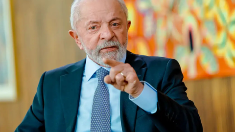 Lula assinou decretos que ampliam a fiscalização sobre redes sociais e regulamentam novas obrigações para plataformas digitais no Brasil - Imagem: Reprodução