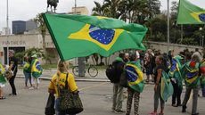 Os bolsonaristas se agarram a argumentos de defesa e esperam por uma mudança na situação política que possa libertar o ex-presidente - Foto: Fernando Frazão/ Agência Brasil