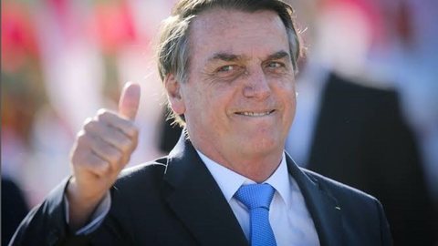 Bolsonaro promete 13º para mulheres que recebem Auxílio Brasil - Imagem: reprodução Instagram @jairmessiasbolsonaro