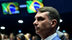 Senador Flávio Bolsonaro apresentou pedido ao STF para afastar Alexandre de Moraes - Imagem: Reprodução