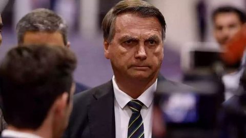 Ex-presidente Bolsonaro pode até usar 'inteligências artificiais', sem precisar deixar de usar suas Inteligências Naturais, criadas por DEUS - Imagem: reprodução Instagram
