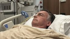 Quadro é estável e tratamento continua com antibióticos e fisioterapia. - Imagem: Reprodução/Redes Sociais.