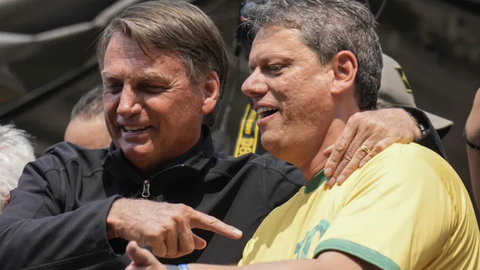 Tarcísio está entre os poucos autorizados a ver Bolsonaro - Imagem: André Penner