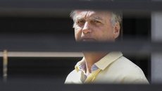 A alimentação se tornou um aspecto emblemático da rotina de Bolsonaro, que recusa refeições da unidade e opta por pratos de sua confiança - Imagem: Reprodução/Sergio Lima/AFP