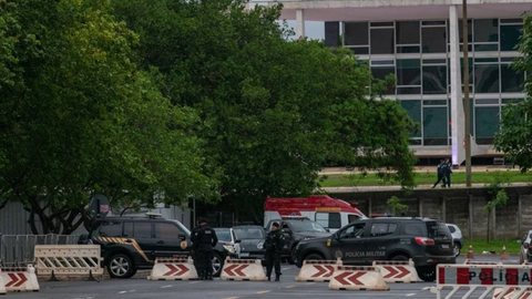 Bope trabalha para desativar artefatos suspeitos em Brasília - Imagem: Reprodução | Instagram - @hugobarretophoto