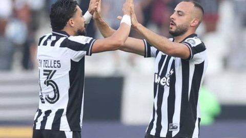 O Botafogo quase ampliou a vantagem, mas Hugo Souza fez grandes defesas e a trave salvou o Corinthians em momentos cruciais do jogo - Imagem: Reprodução/Vitor Silva / BFR