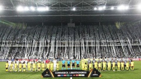 O Botafogo foi superado pelo Junior Barranquilla por 3 a 1 - Imagem: Reprodução/Instagram @botafogo