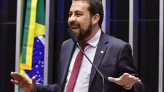 O novo ministro expressou gratidão ao presidente Lula e enfatizou sua missão de levar as realizações do governo a todos os brasileiros - Imagem: Reprodução/Câmara dos Deputados