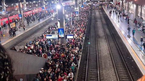 Terceiro dia de operação da Trivia é marcado por paralisações e estações lotadas - Imagem: Reprodução/Gabriele Faustino/TV Globo
