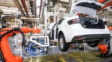 Mercado automotivo cresce no país, porém incertezas com tarifas e importações ligam sinal de alerta - Imagem: Divulgação/Volkswagen