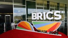 A presença no BRICS é uma chance para o Brasil redefinir seu papel, mas a hesitação pode levar à irrelevância estratégica. - Imagem: Reprodução | AGÊNCIA SENADO