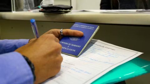 Valor do benefício não pode ser inferior ao salário mínimo vigente - Imagem: Reprodução/G1/Gilson Abreu/AEN