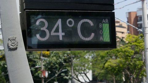 Prepare-se para calor intenso, chuvas irregulares e os impactos do fenômeno La Niña - Imagem: Reprodução / Paulo Pinto / Agência Brasil