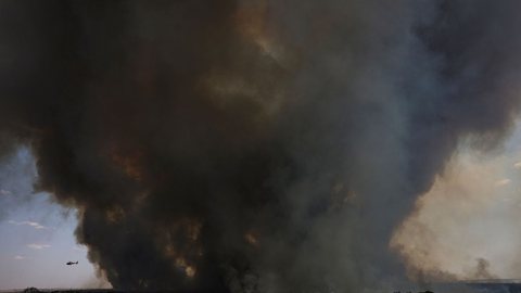 O tempo quente traz maior risco de incêndios na região, segundo a Defesa Civil - Imagem: Reprodução / Marcelo Camargo / Agência Brasil