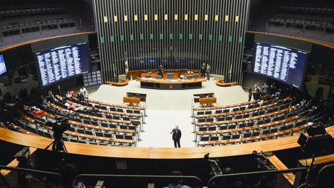 Deputados expressam preocupações sobre a regularização de terras griladas e o impacto em comunidades tradicionais - Imagem: Reprodução / Antonio Cruz / Agência Brasil