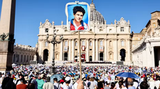 Mais de 80 mil pessoas acompanharam a canonização de Carlo Acutis - Imagem: Matteo Minnella/Reuters