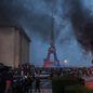 Torcedores do PSG tumultuaram Paris após o bicampeonato da Liga dos Campeões - Imagem: Reprodução/AP/Thomas Padilla