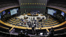 A proposta também prevê aumento gradual de tributos sobre apostas online e fintechs - Imagem: Reprodução / Kayo Magalhaes / Câmara dos deputados