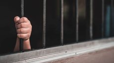Jovem de 16 anos é mantida em cárcere privado por homem de 40 anos - Imagem: Reprodução/Redes Sociais