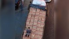 Carga milionária de cigarros ilegais é apreendida em Ribeirão Preto - Imagem: Reprodução / PMESP