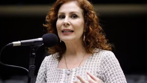 Em resposta ao pedido de prisão, Zambelli argumenta que a medida é inconstitucional - Imagem: Divulgação / Câmara dos Deputados / Mário Agra